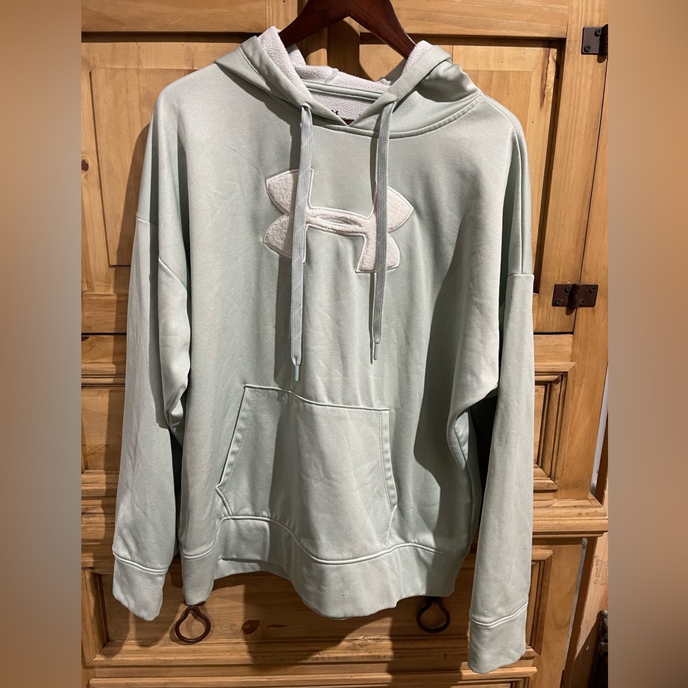 Women’s Under Armour Sweatshirt size XL